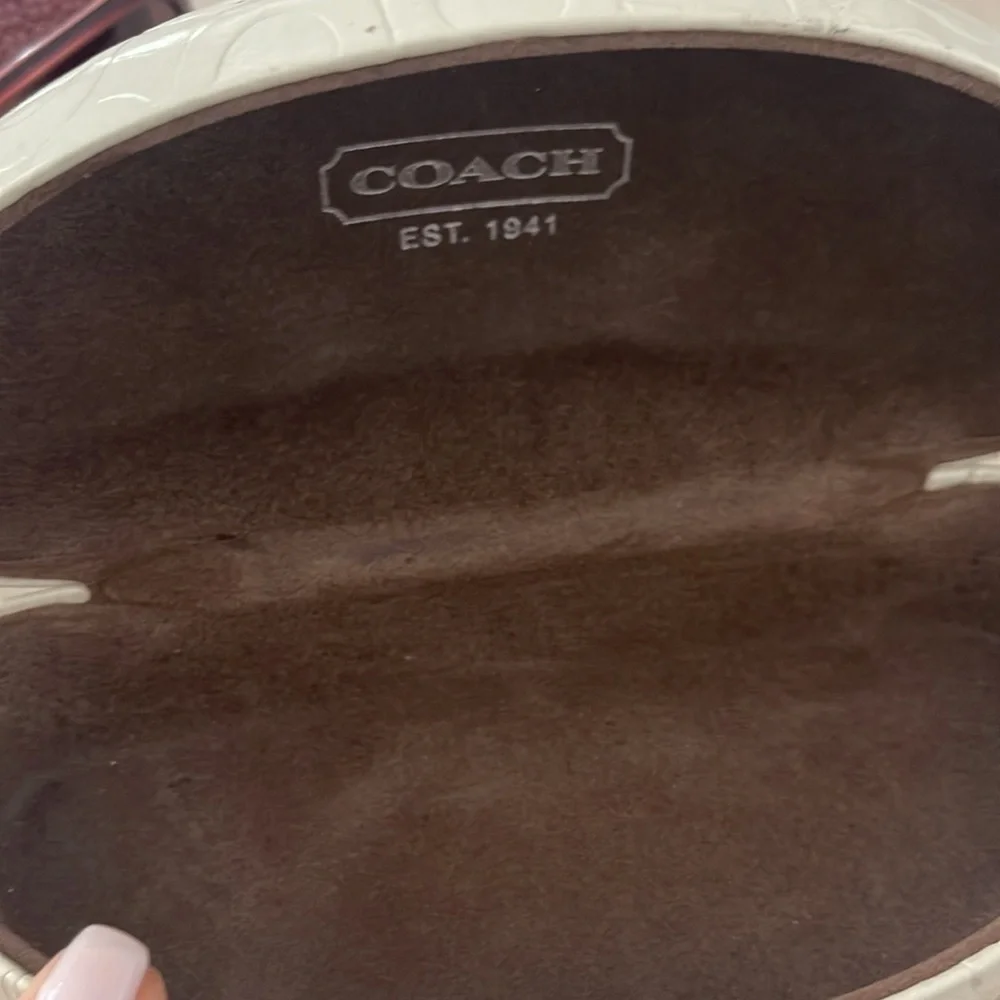 Sunglasses - Picture 5 of 6